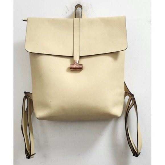 GAG BACKPACK PERA Leather Creamy lemon hue — elegant and versatile main image 9